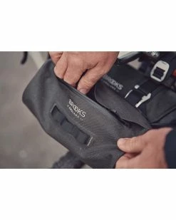 Bagagerie & Bikepacking Brooks Scape Handlebar Pouch -Pas Cher Roue Zenith Magasin brooks scape handlebar pouch 3