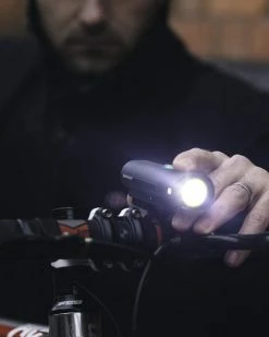 Eclairage Éclairage Avant Kryptonite Street F-500 6 Eclairage Éclairage Avant Kryptonite Street F-500 -Pas Cher Roue Zenith Magasin eclairage avant kryptonite street f 500 1